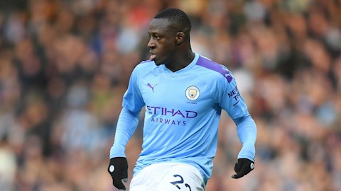 Man City nên kiên nhẫn với Benjamin Mendy