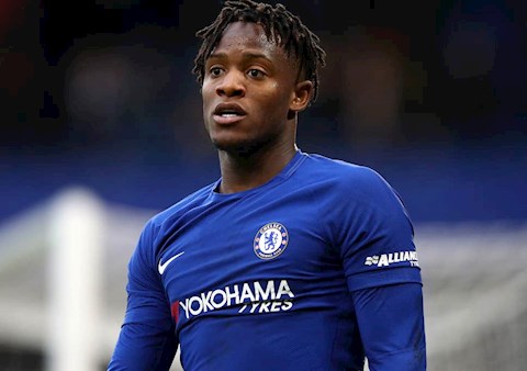 Huyền thoại khuyên Chelsea giữ chân tiền đạo mãi không lớn Batshuayi