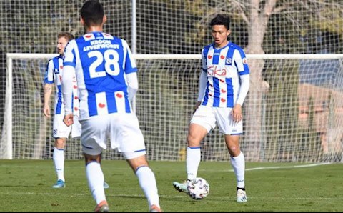 HLV Heerenveen soạn giáo trình tập luyện riêng để khắc phục hạn chế của Văn Hậu