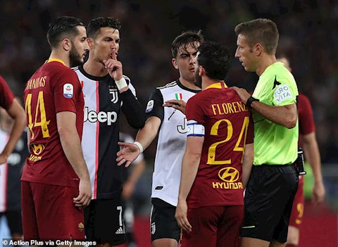 Vì sao Ronaldo không bao giờ đổi áo với cầu thủ Roma hình ảnh