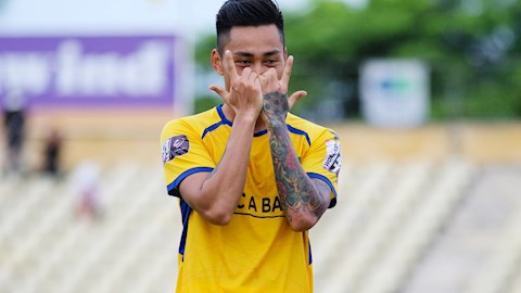 Ghi hat-trick bàn thắng cho SLNA, Hồ Tuấn Tài đánh tiếng tới HLV Park Hang Seo