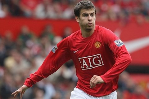 Pique chẳng ngán Real, nhưng gặp Bolton thì sợ chết khiếp