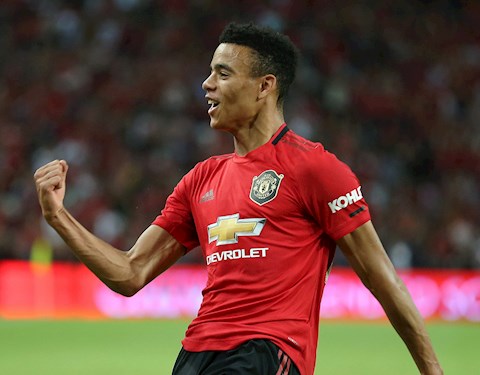 AC Milan nhắm Van Persie mới của MU thay Zlatan Ibrahimovic