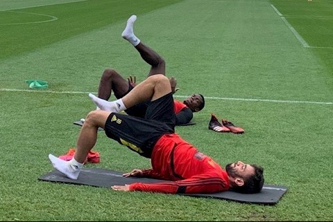 Đây! Bức ảnh khiến các fan MU “ưng cái bụng”