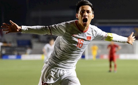 Hùng Dũng giành Quả bóng vàng Việt Nam 2019: Đóa trà mi nở muộn