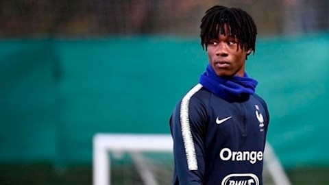 MU hỏi mua tiền vệ Eduardo Camavinga của Rennes hình ảnh