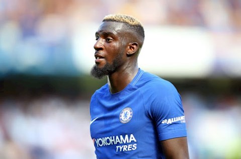 West Ham hỏi mượn bom xịt Chelsea