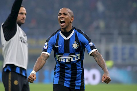 Inter Milan quyết định tương lai hậu vệ Ashley Young hình ảnh