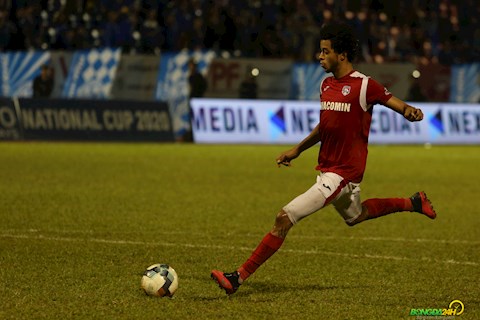 HLV Phan Thanh Hùng: Kịch bản đá phạt đền bể tim