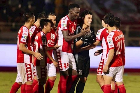 Lý giải pha thay người cực dị của Bùi Tiến Dũng