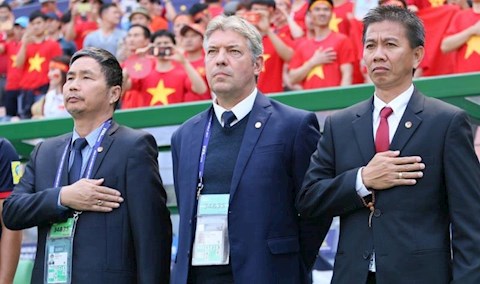 Ông Gede và HLV Hoàng Anh Tuấn tại U20 World Cup