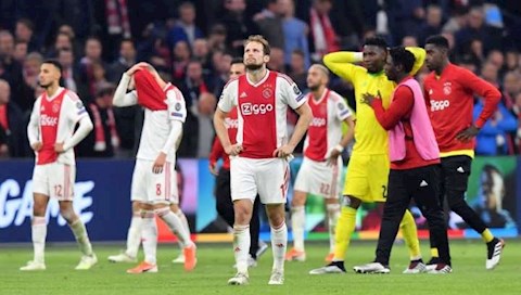 Edwin van der Sar nhớ lại trận thua của Ajax trước Tottenham hình ảnh
