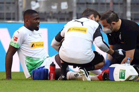 Gladbach sớm tổn thất khi Marcus Thuram (con trai hậu vệ huyền thoại của bóng đá Pháp, Lillian Thuram) Gladbach som ton that khi Marcus Thuram (con trai hau ve huyen thoai cua bong da Phap, Lillian Thuram)