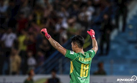 ẢNH Cái tên giúp thầy Park vơi nỗi lo vị trí thủ môn ở ĐT Việt Nam hình ảnh 2