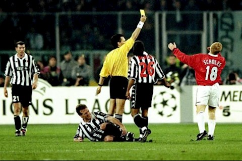 Scholes chê thầy của Pogba “khóc như đàn bà”