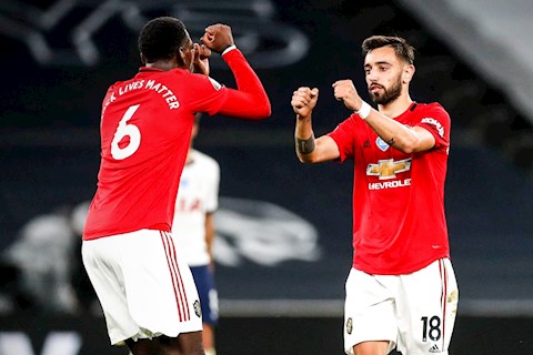 Pogba và Bruno Fernandes song kiếm hợp bích mang về bàn thắng cho MU