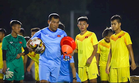 HLV Philippe Troussier triệu tập 36 cầu thủ cho U19 Việt Nam hình ảnh