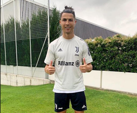 Tiền đạo Cristiano Ronaldo gửi thông điệp đến NHM hình ảnh
