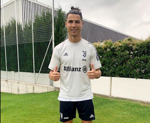 Trước những khó khăn, Cristiano Ronaldo nhắn gửi tới NHM