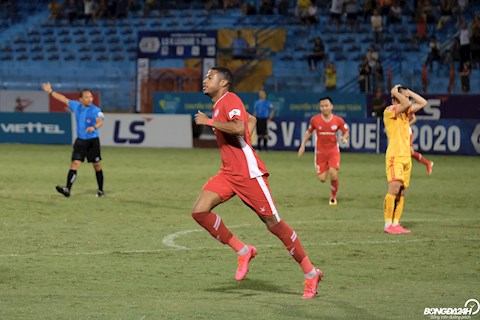 Lại thua sân nhà, HLV Viettel lên tiếng nhắc nhở ngoại binh ghi bàn