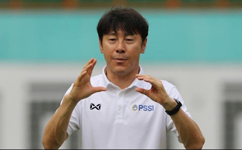 HLV Shin Tae Yong được giao nhiệm vụ hạ bệ đồng hương Park Hang Seo