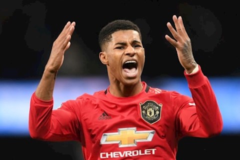 Rashford đối mặt gôn trống sút ra ngoài