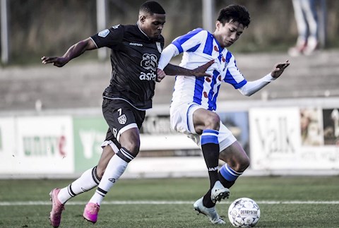 Báo Hà Lan chỉ trích lãnh đạo Heerenveen vì thương vụ Văn Hậu