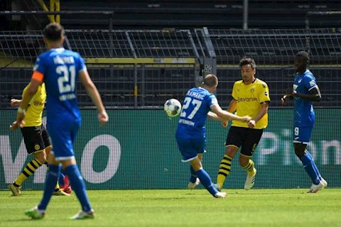 Dortmund 0-4 Hoffenheim Đội bóng vùng Ruhr thua sốc trong ngày khép lại Bundesliga 201920 hình ảnh 2