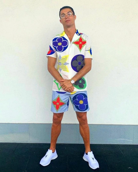 Tiền đạo Cristiano Ronaldo xuất hiện với diện mạo mới hình ảnh Tiền đạo Cristiano Ronaldo xuất hiện với diện mạo mới hình ảnh