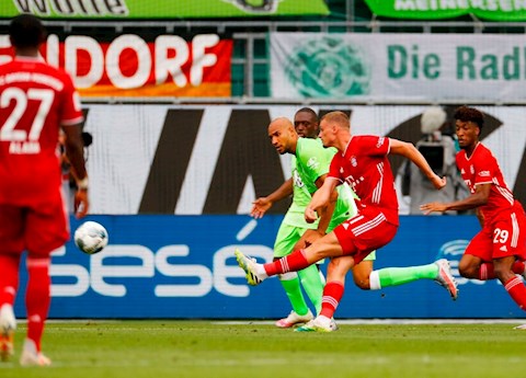Wolfsburg 0-4 Bayern Munich Hùm xám chạm mốc 100 bàn trong ngày nhận Chiếc đĩa bạc hình ảnh 2