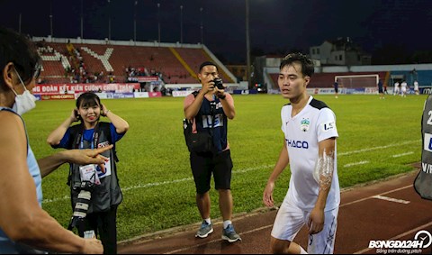 Tiền đạo Văn Toàn: Mong các cầu thủ HAGL hãy nhìn lên khán đài mà đá