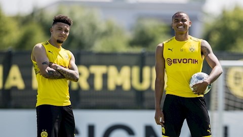 Bộ đội Dortmund dính án phạt vì cắt tóc tại gia hình ảnh