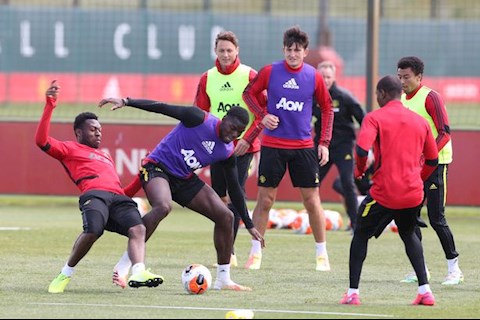 NHM MU sung sướng khi chứng kiến những hình ảnh này?