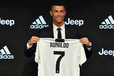 Ngày này năm xưa Ronaldo thuộc về Juve hình ảnh