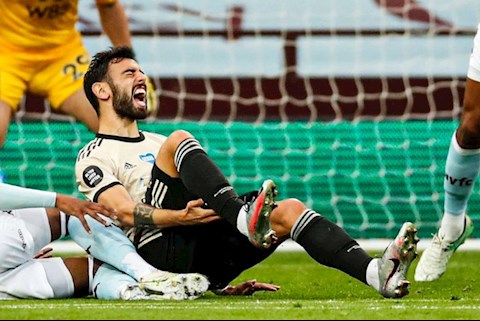 Bruno Fernandes phải thấy xấu hổ vì hành động của mình