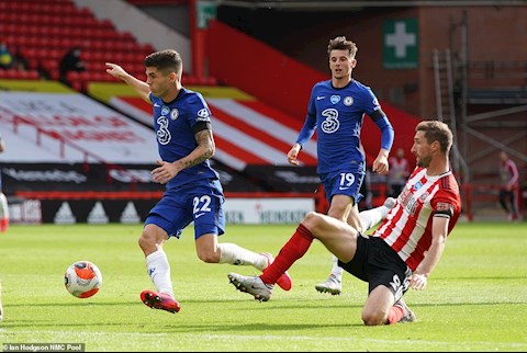 Mason Mount (so 19) co mot tran dau te hai