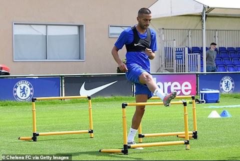 Tân binh khủng có buổi tập đầu tiên ở Chelsea