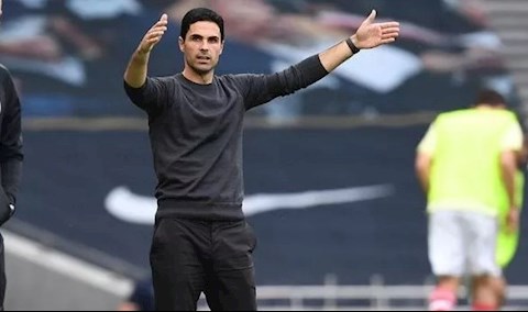 Hàng thủ lại báo hại, Arsenal được khuyên mua sao Man City