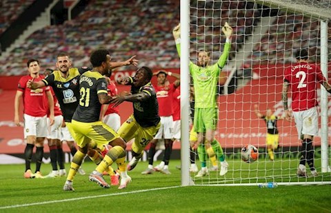 MU vs Southampton Michael Obafemi ghi ban thang muon