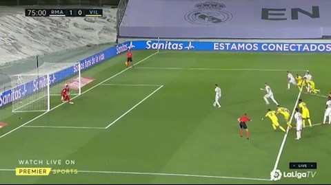 Sergio Ramos phối hợp đá phạt đền thảm họa với Benzema hình ảnh