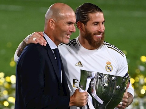 Sergio Ramos khen HLV Zidane sau khi Real vô địch hình ảnh