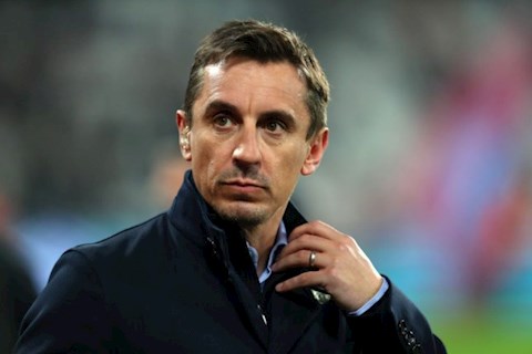 Gary Neville tiec nuoi khi MU danh roi 2 diem truoc Southampton