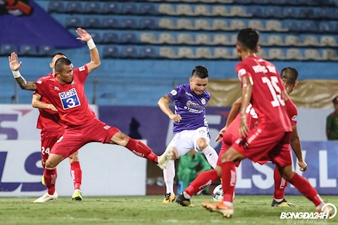 Quang Hải nhảy múa giữa hàng thủ CLB Hải Phòng