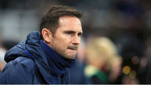 Lampard lo ngại VAR sẽ giúp đỡ MU trước Chelsea