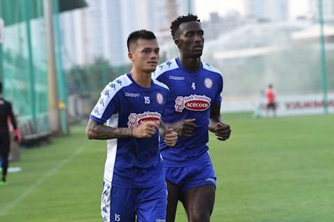 Sau Huy Toàn, TP HCM mất thêm trung vệ ĐT Việt Nam trong trận gặp Hà Nội FC