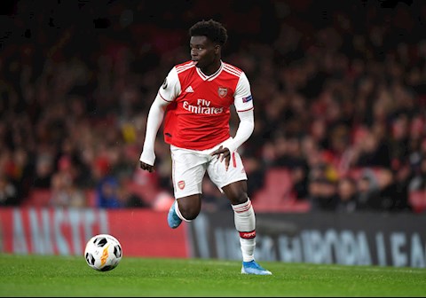Thần đồng Bukayo Saka nhận số áo mới ở Arsenal
