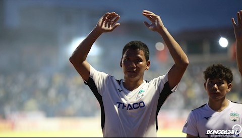 Người Thái bất ngờ khi ĐT Việt Nam vẫn cần Anh Đức