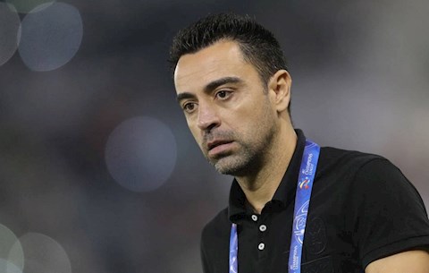 Suarez khuyên Xavi tạm thời từ chối Barca
