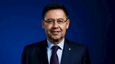 Chủ tịch Josep Maria Bartomeu mang tin buồn đến NHM Barca hình ảnh