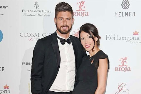 Nếu được dự C1, Chelsea phải cảm ơn… vợ Giroud